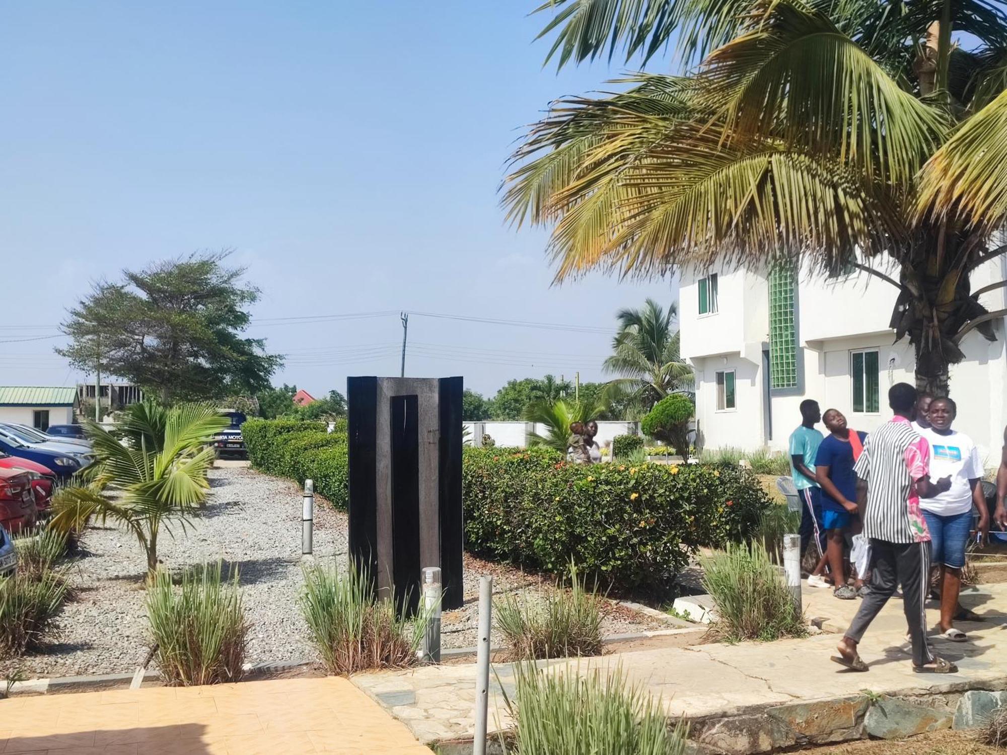 Ellisa Hospitality And Spa Hotel Accra Buitenkant foto
