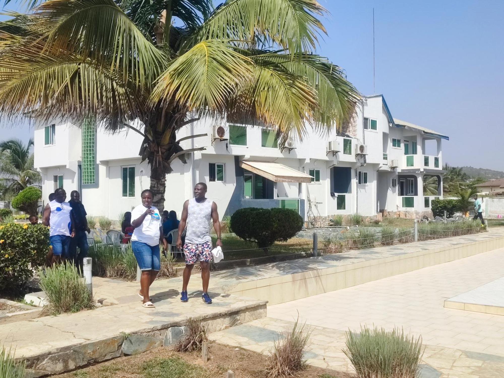 Ellisa Hospitality And Spa Hotel Accra Buitenkant foto