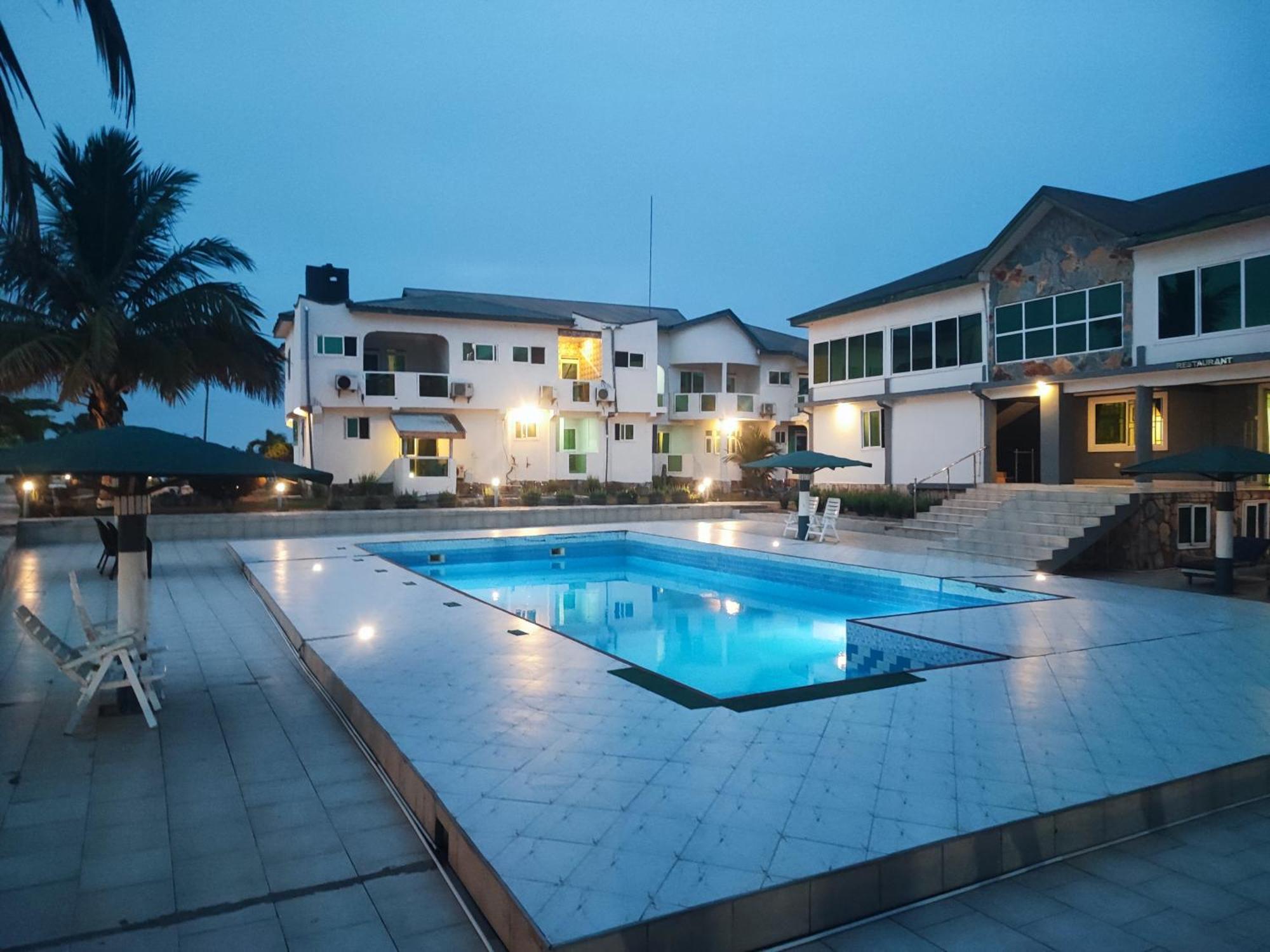 Ellisa Hospitality And Spa Hotel Accra Buitenkant foto