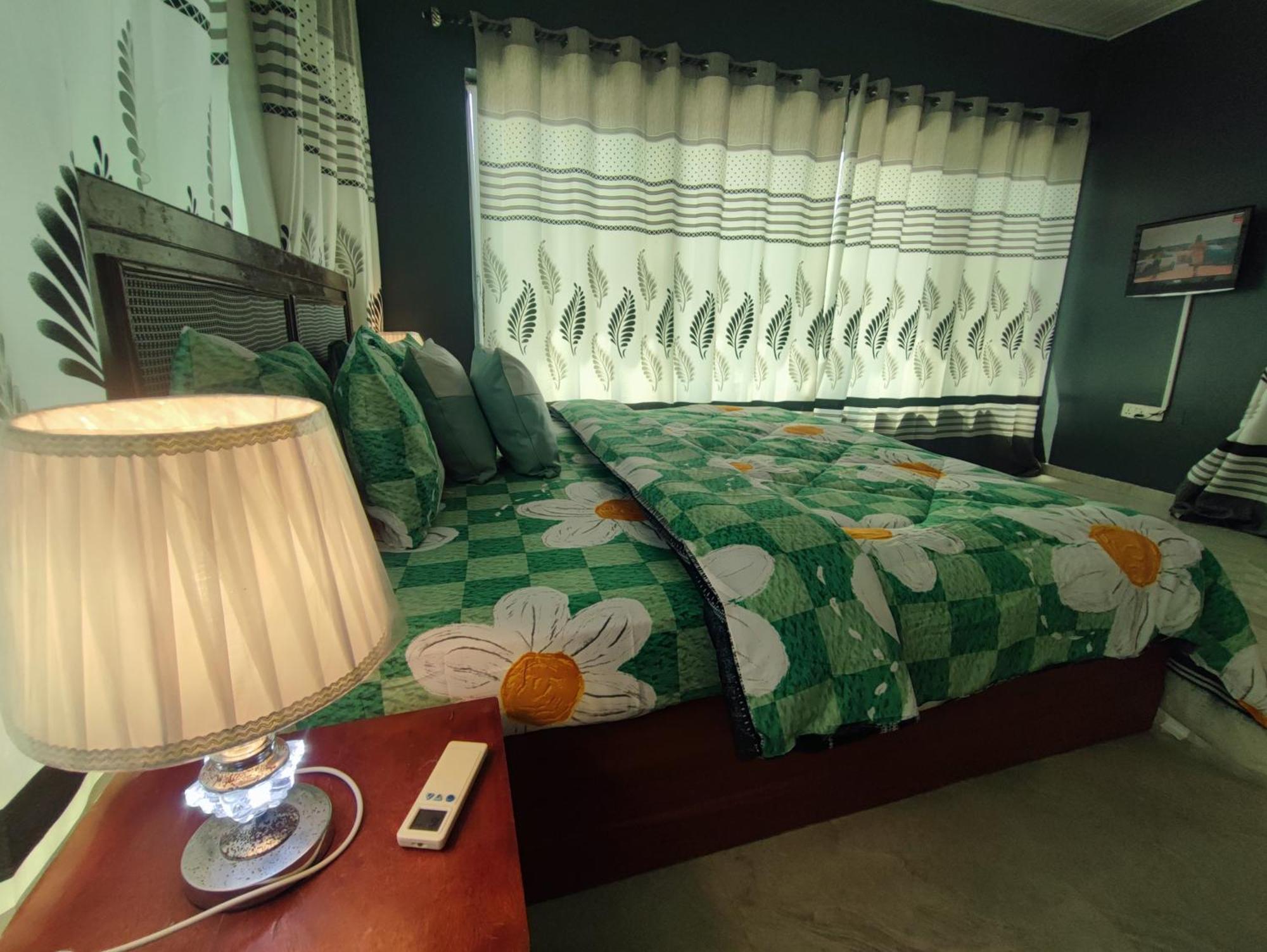 Ellisa Hospitality And Spa Hotel Accra Buitenkant foto