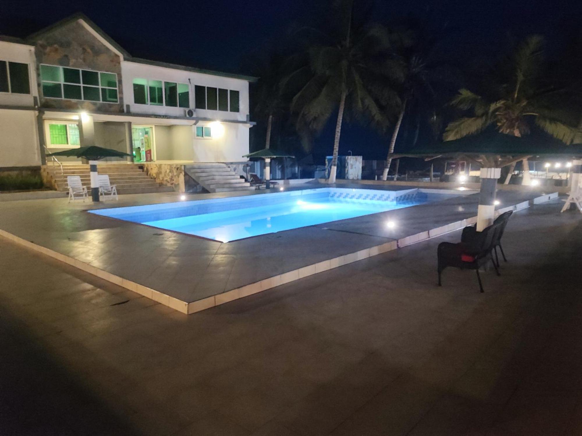 Ellisa Hospitality And Spa Hotel Accra Buitenkant foto